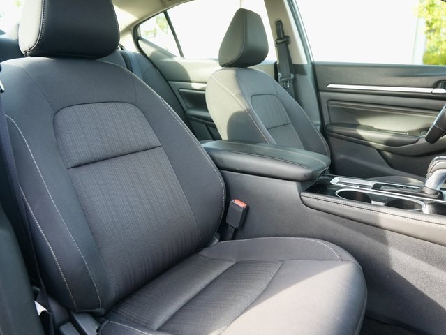 Used 2023 Nissan Altima 2.5 SV w/ SV Premium Package image 9