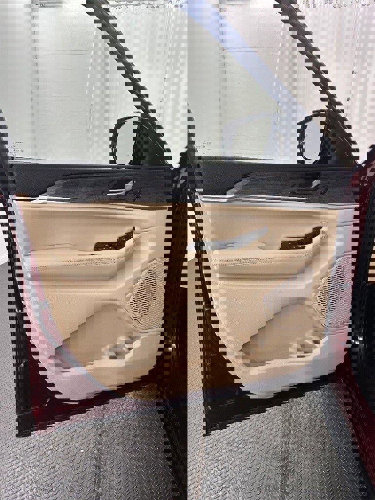 Used 2023 Jeep Grand Cherokee L Limited w/ Trailer Tow Group (B) image 8