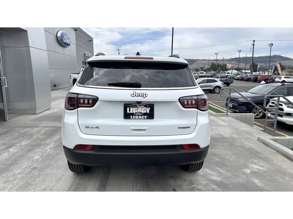 Used 2024 Jeep Compass Latitude AWD/4WD image 6