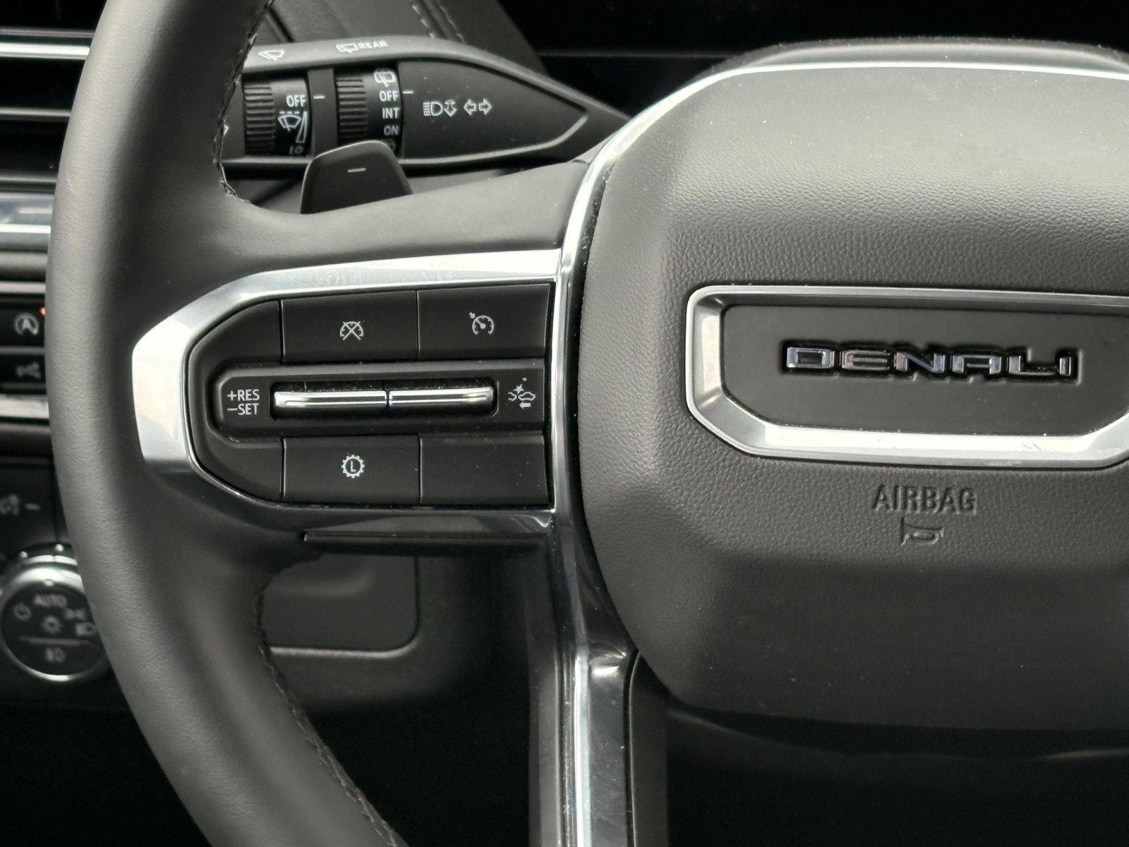 Used 2025 GMC Yukon Denali image 10