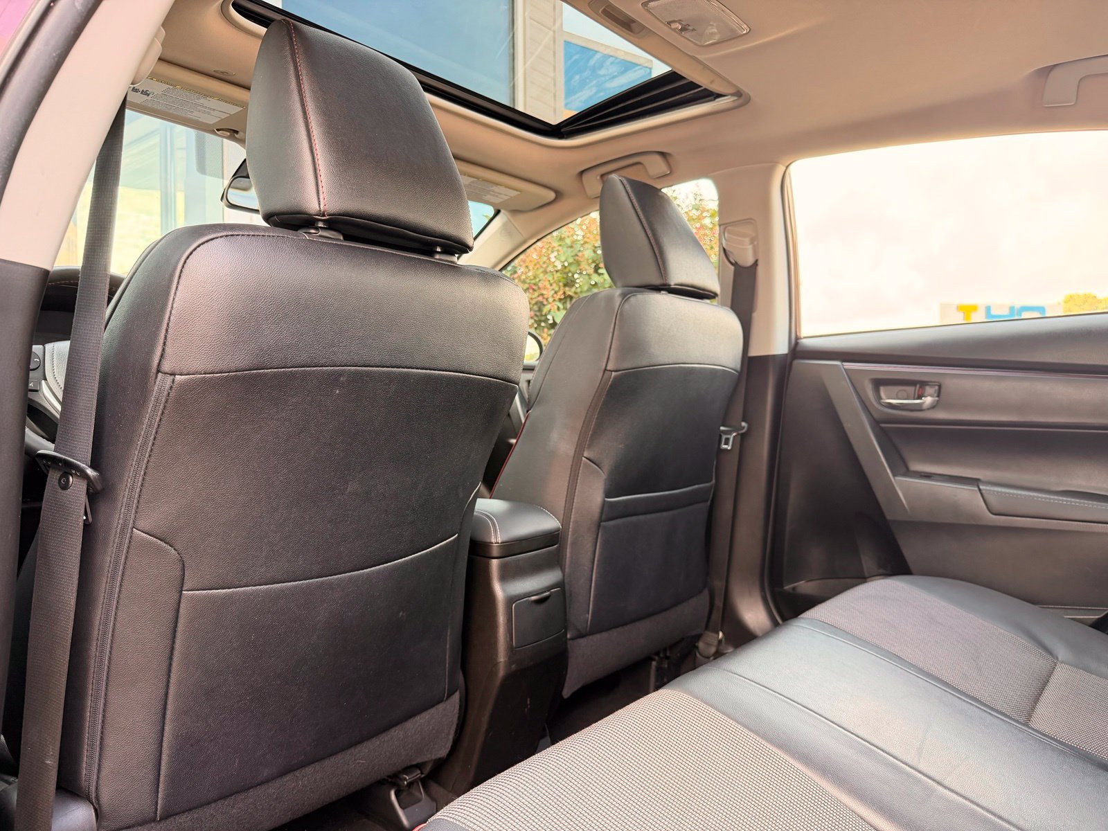Used 2017 Toyota Corolla SE 50th Anniversary FWD image 19
