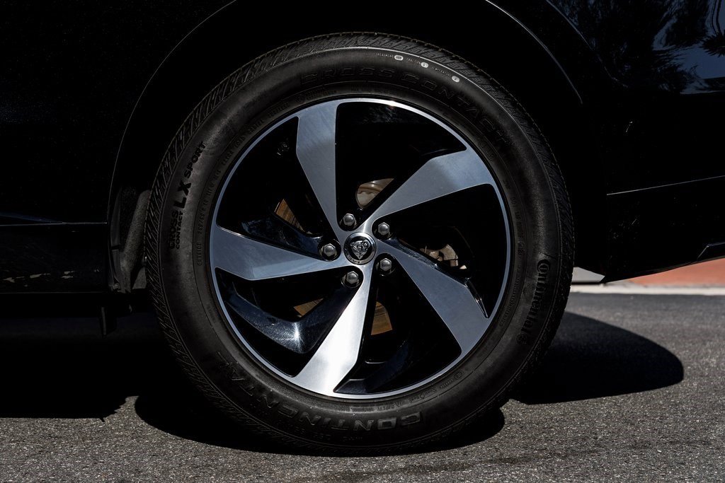 Used 2025 Jaguar F-PACE R-Dynamic S image 13