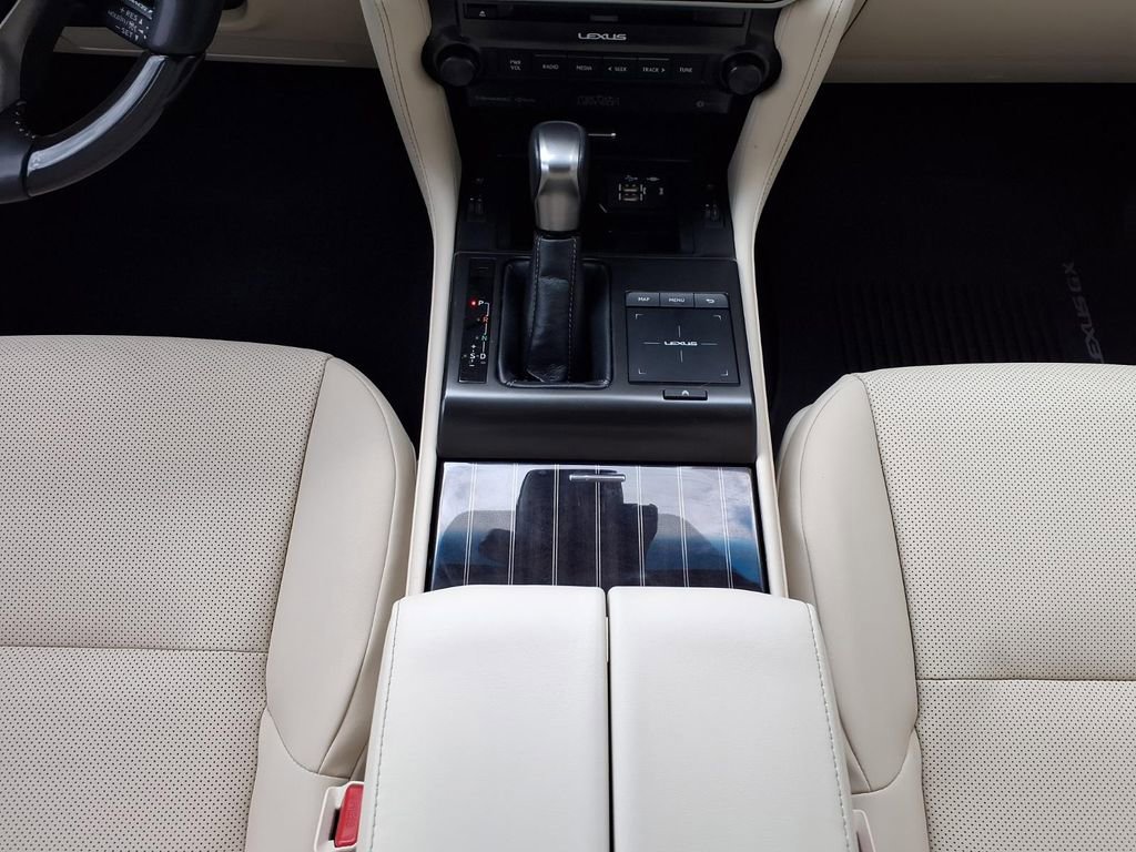 Used 2023 Lexus GX 460 Premium w/ Accessory Package AWD/4WD image 20