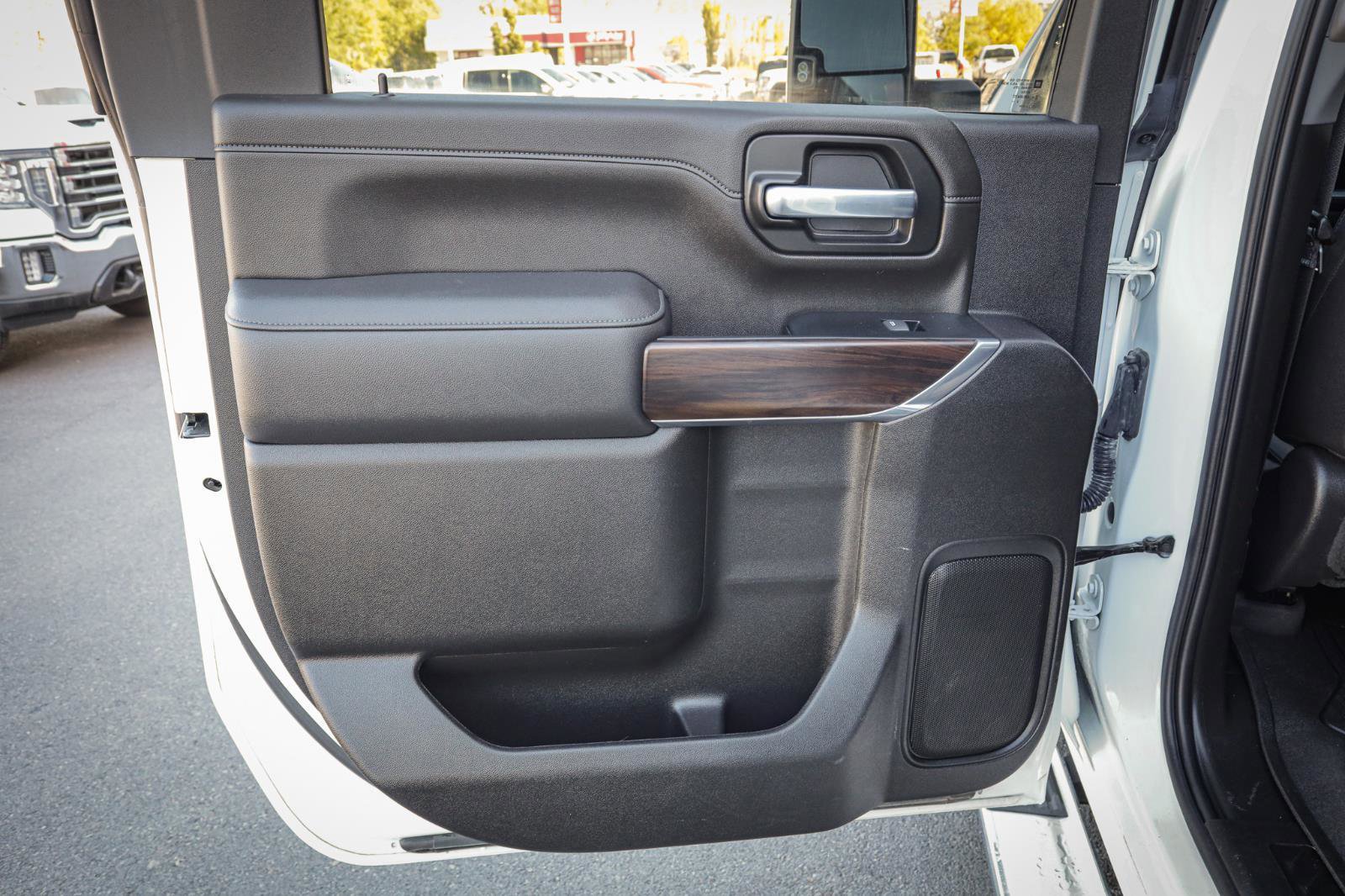 Used 2023 GMC Sierra 3500 SLT w/ SLT Convenience Package image 33