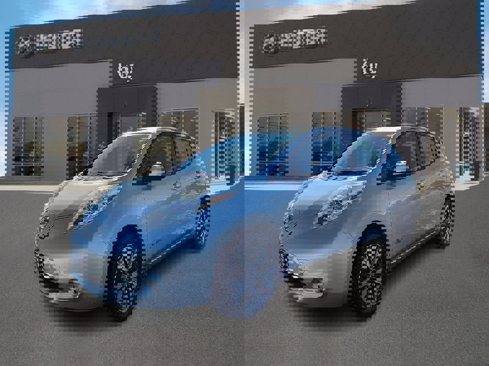 Used 2015 Nissan Leaf SL w/ Premium Package image 7