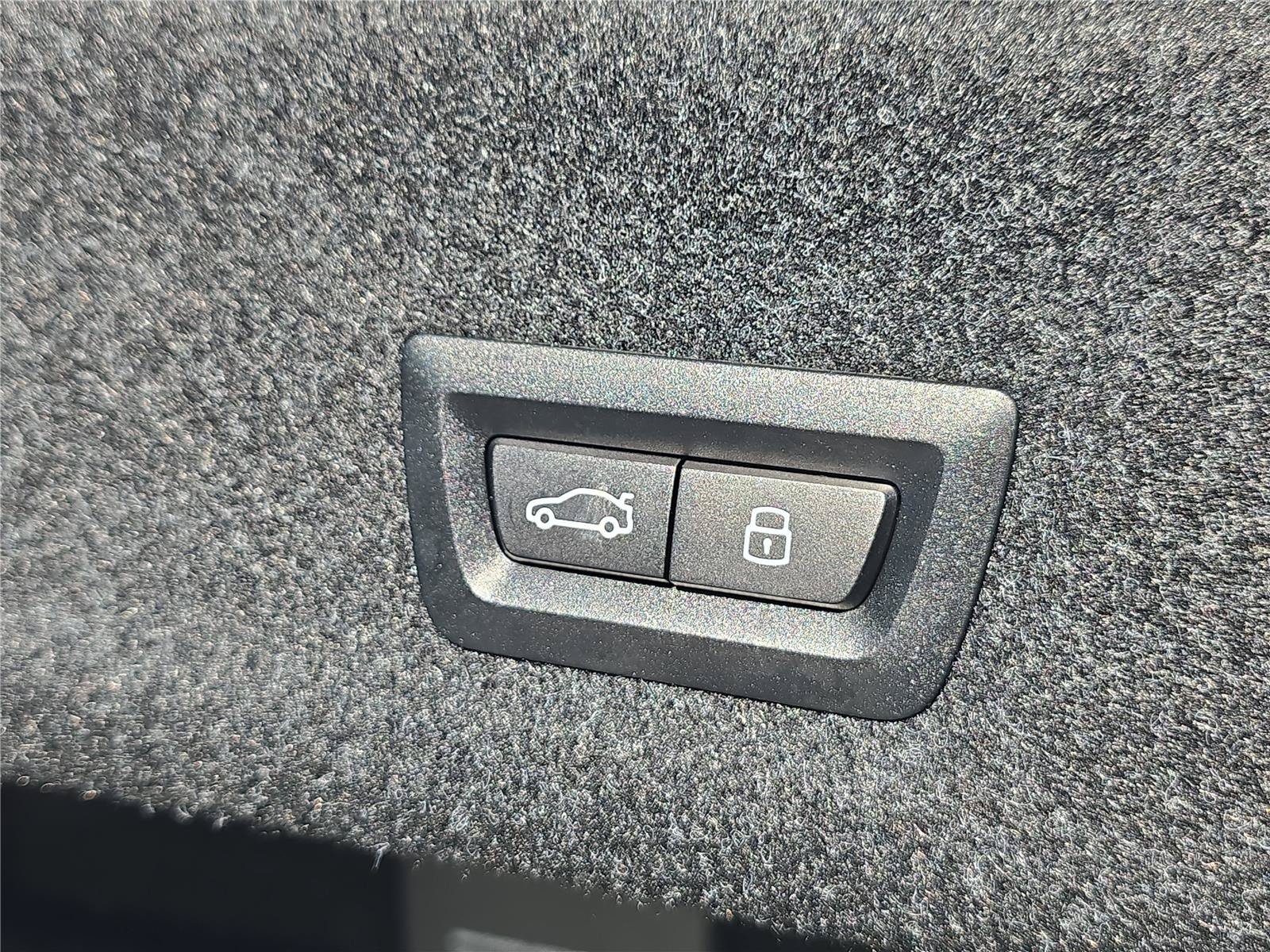 Used 2025 BMW M340i RWD image 7