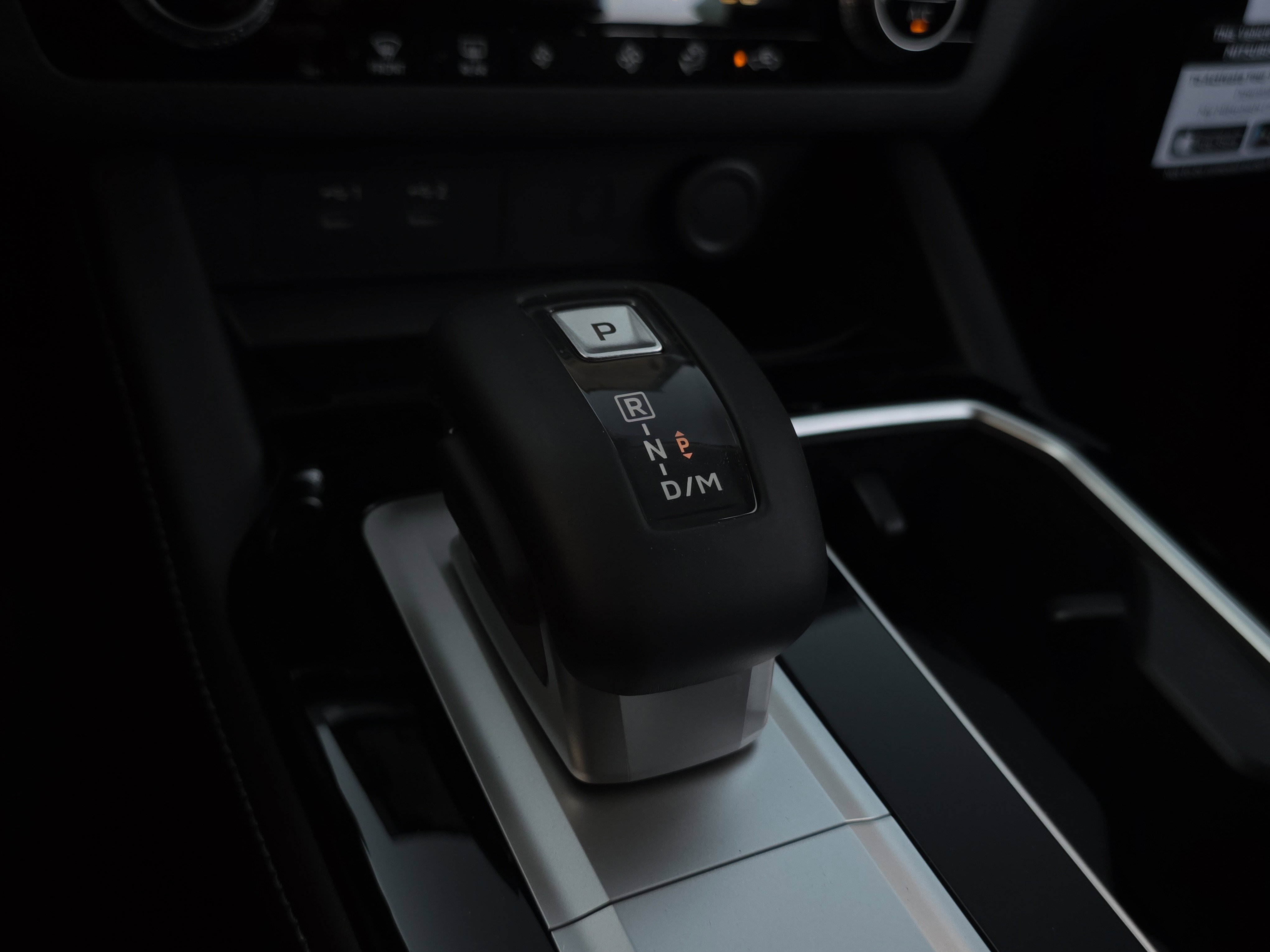 New 2025 Mitsubishi Outlander SE image 17