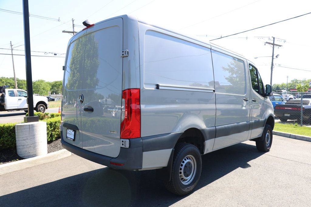 Used 2024 Mercedes-Benz Sprinter 2500 image 5