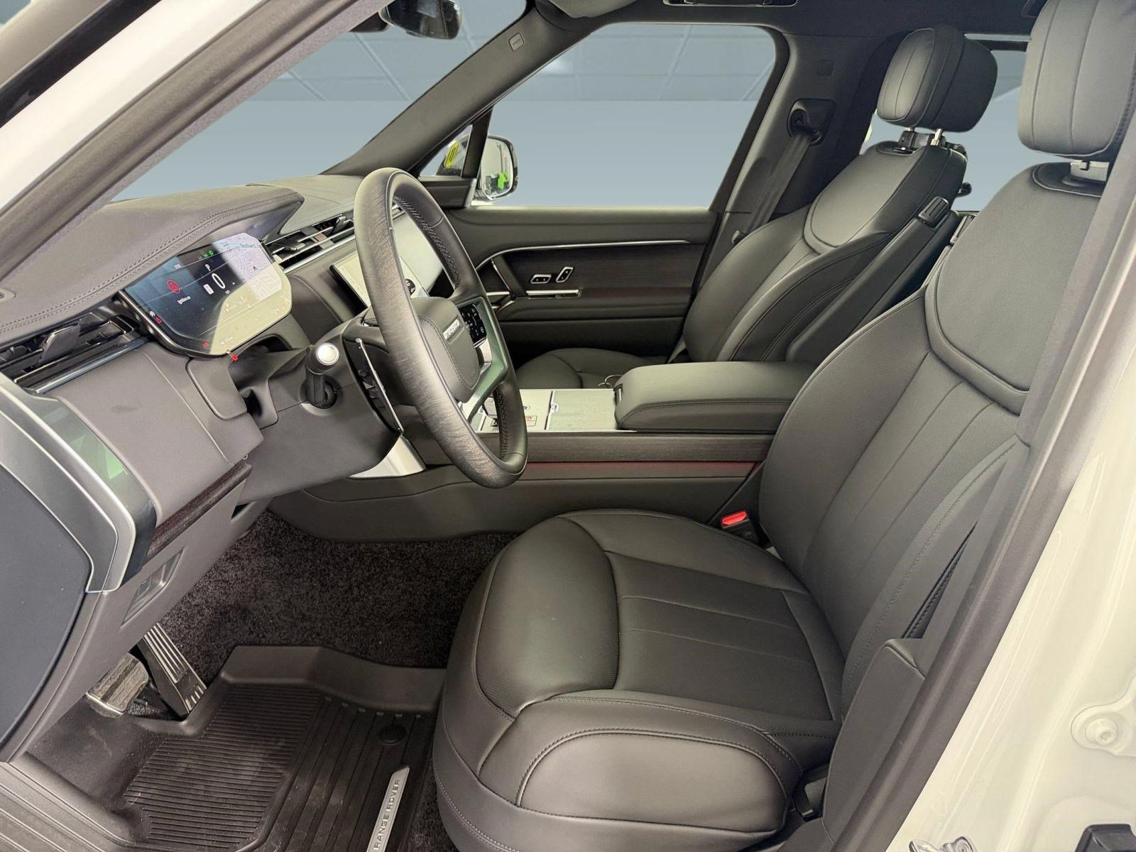 New 2026 Land Rover Range Rover Long Wheelbase SE AWD/4WD image 5