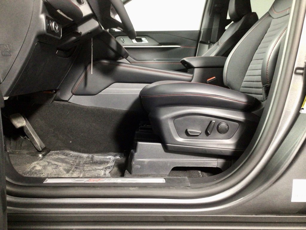 New 2025 Ford Explorer ST-Line image 18