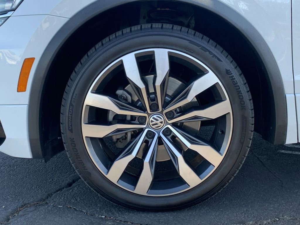 Used 2020 Volkswagen Tiguan SEL Premium R-Line image 32
