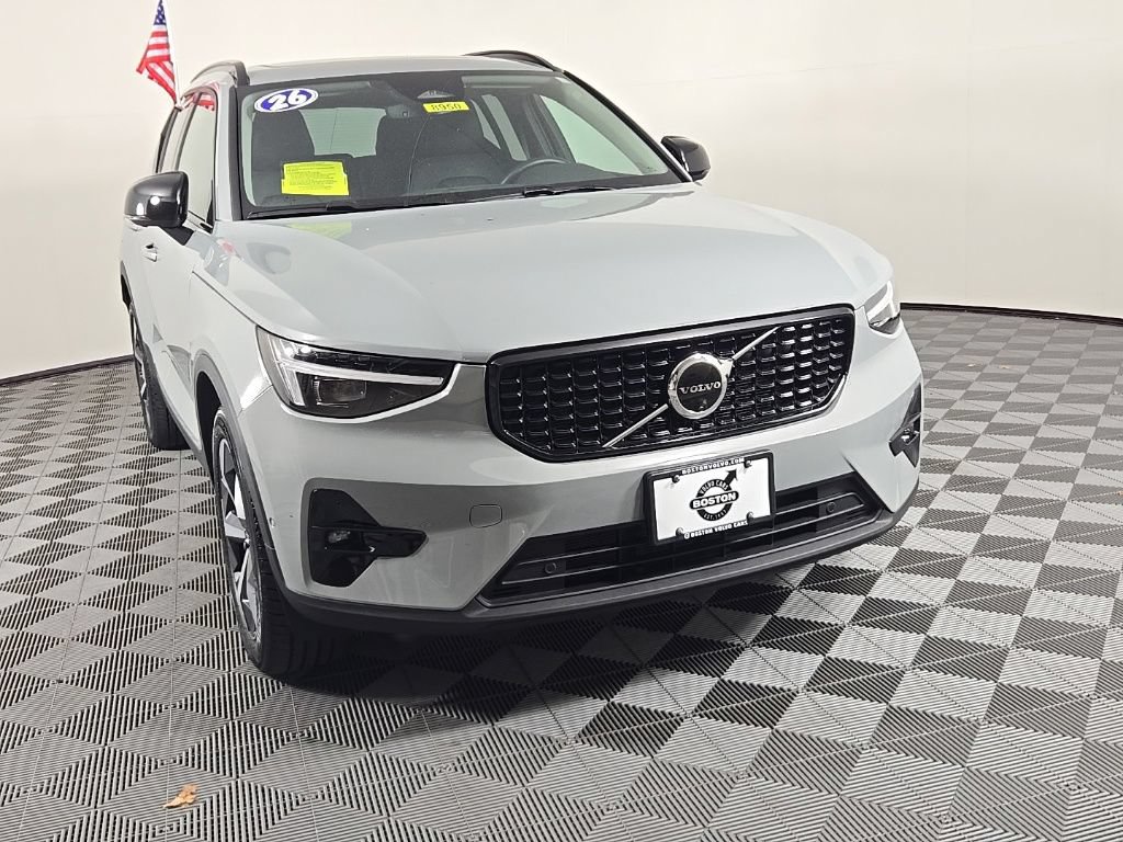 Certified 2026 Volvo XC40 B5 Plus AWD/4WD image 2