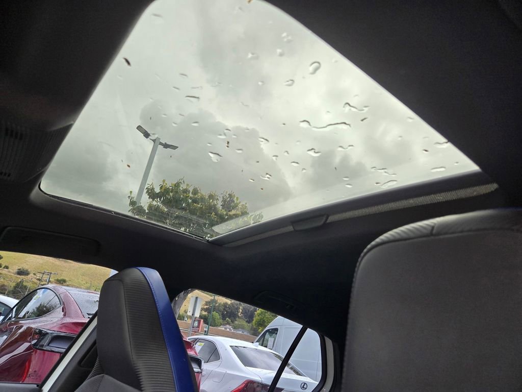 Used 2022 Volkswagen Golf R image 21