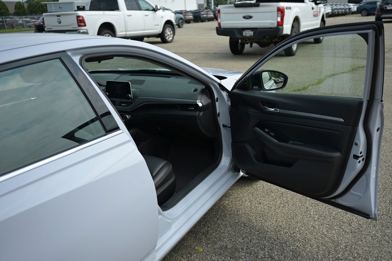 Used 2024 Nissan Altima 2.5 SR AWD/4WD image 44
