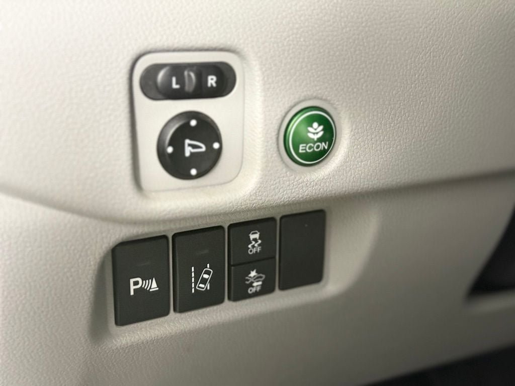 Used 2017 Honda Pilot Elite image 18