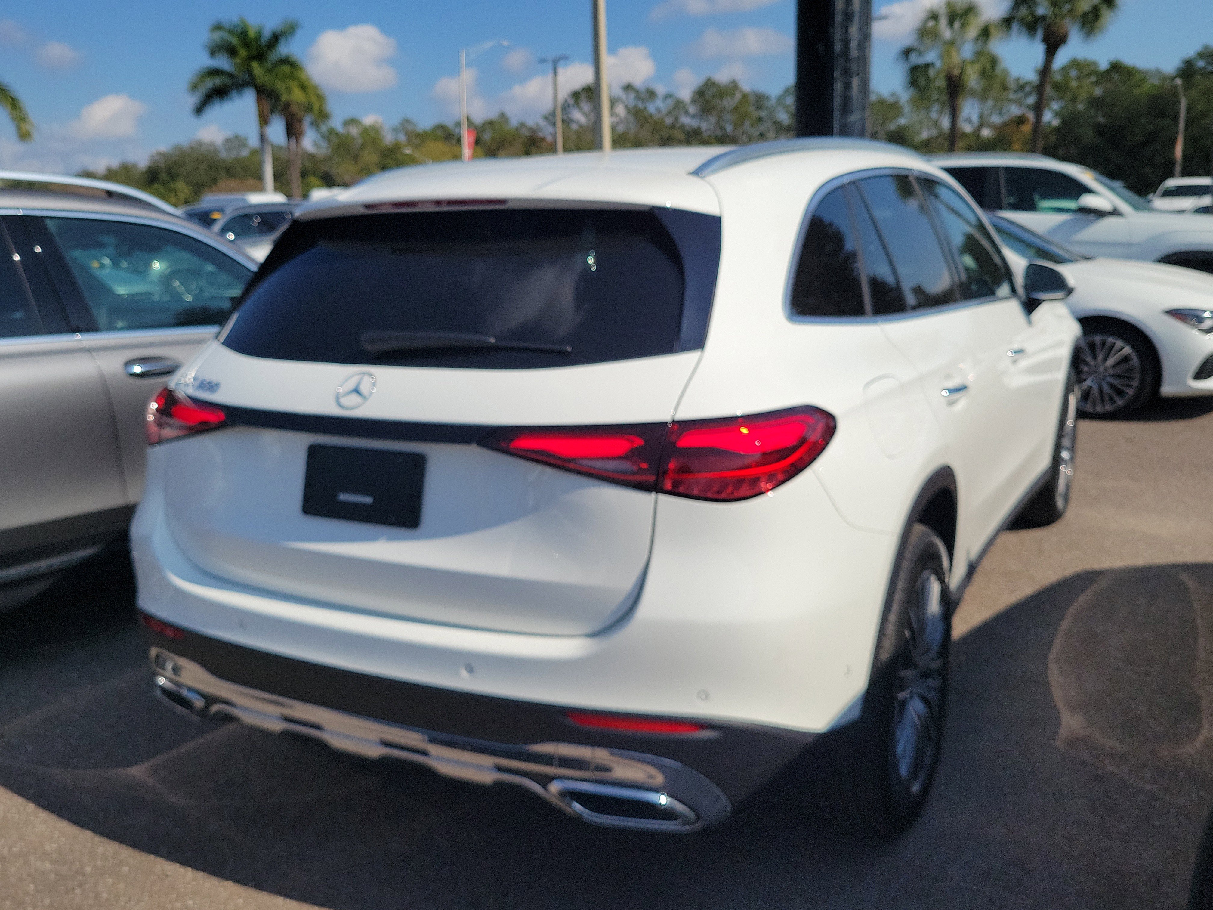 Certified 2025 Mercedes-Benz GLC 300 image 4