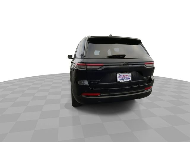 Used 2023 Jeep Grand Cherokee Limited w/ Luxury Tech Group II image 7