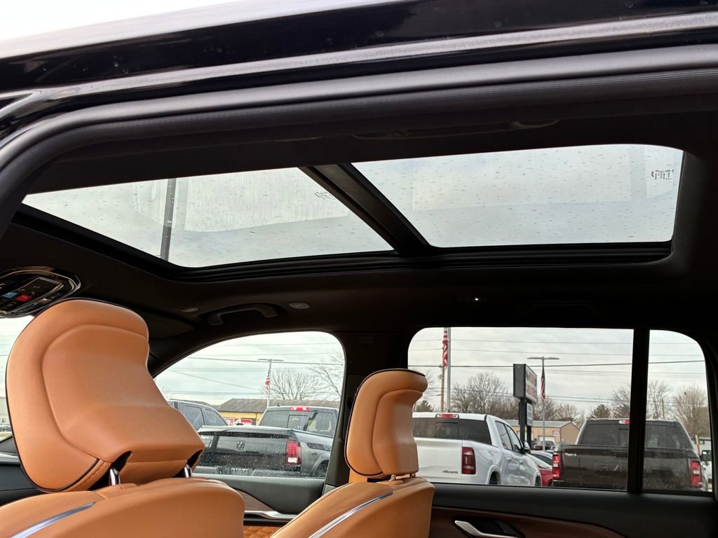 Used 2024 Jeep Grand Cherokee Summit w/ High Altitude Package image 16