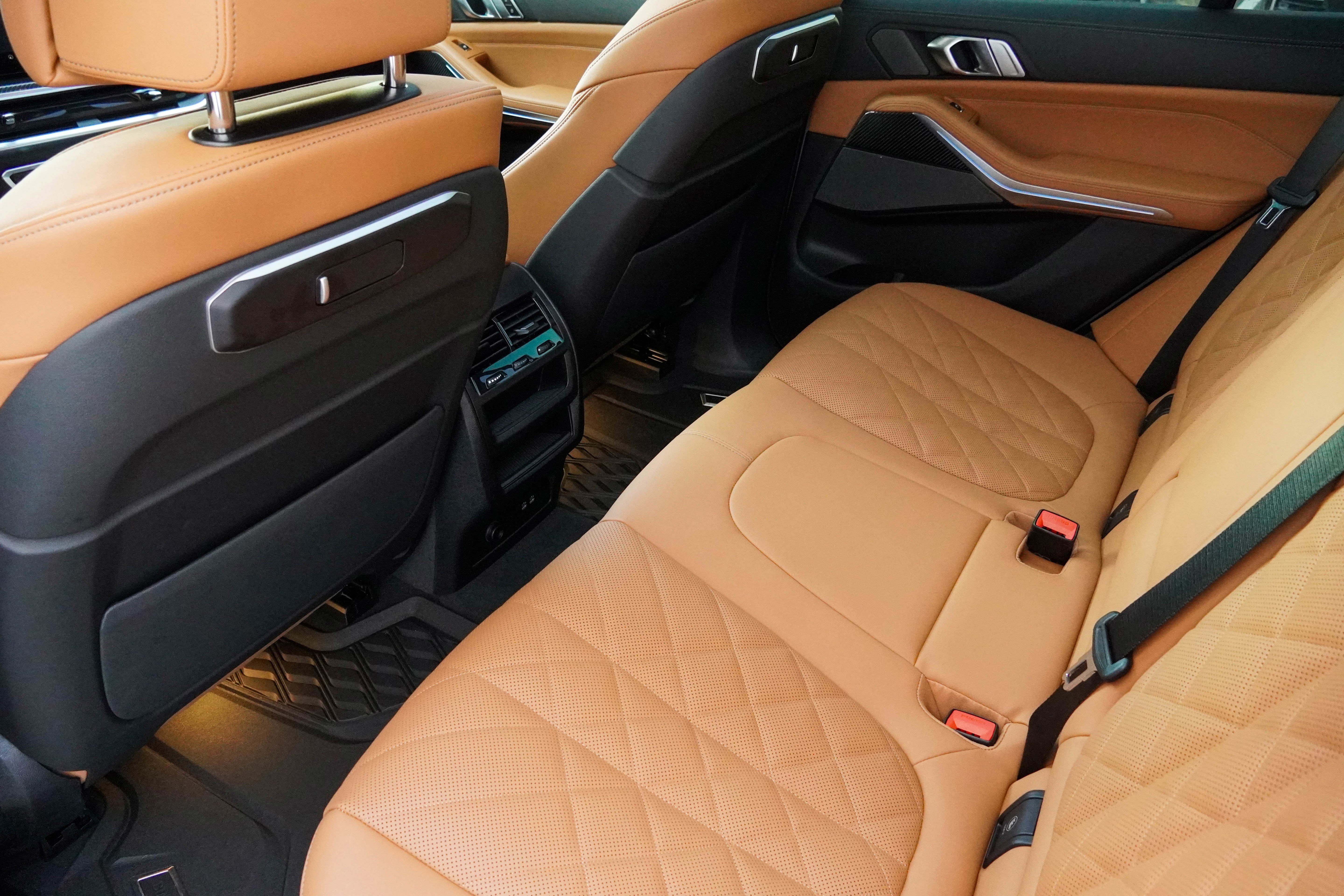 Certified 2026 BMW X5 M60i w/ Parking Assistance Package AWD/4WD image 36