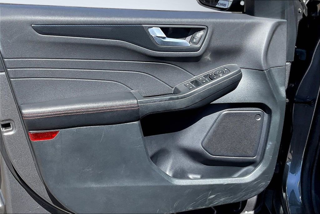 Used 2025 Ford Escape ST-Line image 21