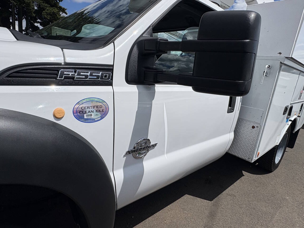 Used 2016 Ford F550 Luxury w/ Snow Plow Prep Package RWD image 2