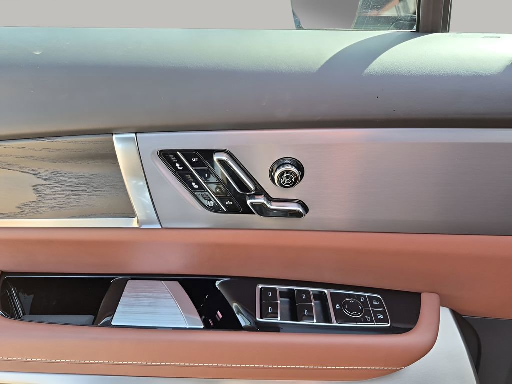 New 2026 Cadillac Vistiq Platinum w/ LPO, Floor Liner Package image 28