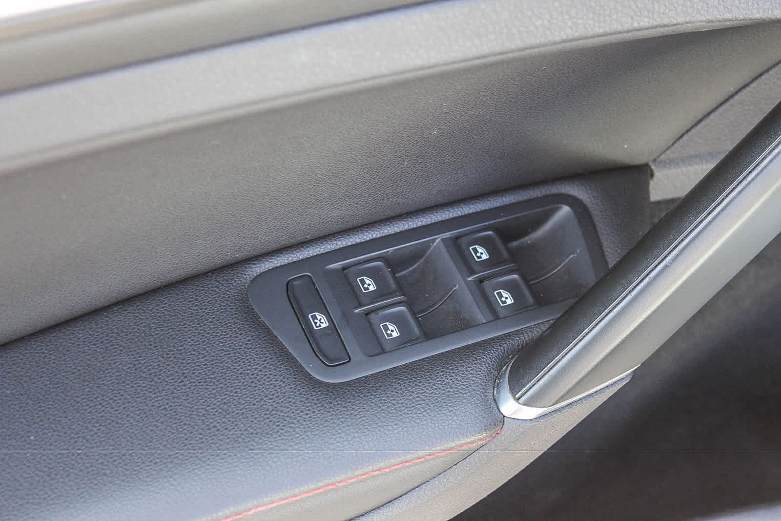 Used 2019 Volkswagen GTI SE FWD image 26