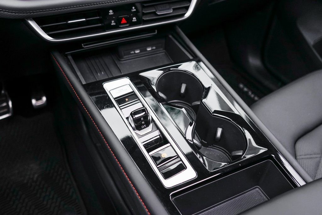 Used 2025 Volkswagen Atlas Peak Edition SE image 34