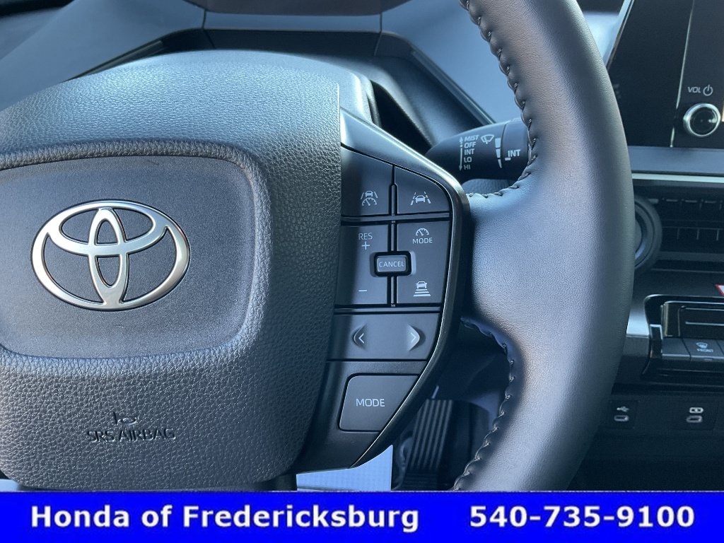 Used 2026 Toyota Prius LE FWD image 29