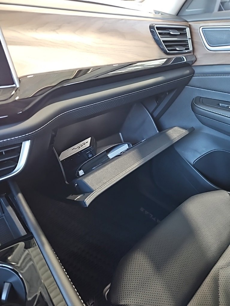 New 2026 Volkswagen Atlas SE image 31