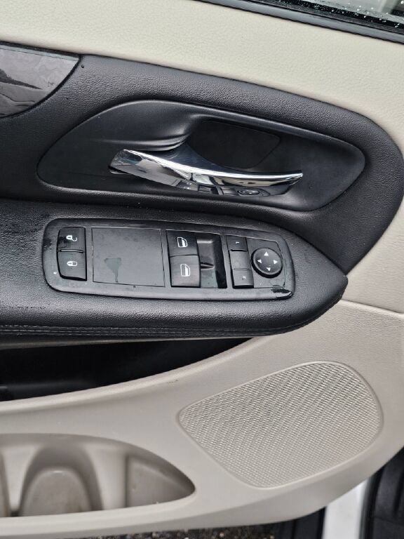 Used 2014 RAM C/V Tradesman FWD image 38