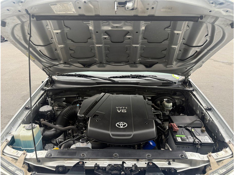 Used 2012 Toyota Tacoma 4x4 Access Cab V6 w/ SR5 Pkg image 2