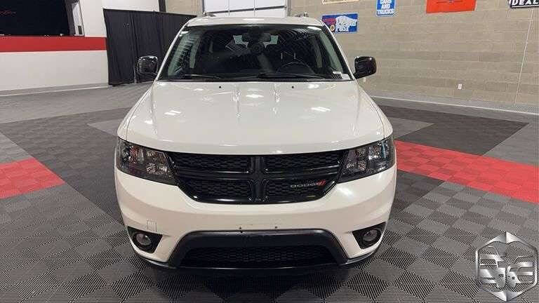 Used 2019 Dodge Journey SE w/ Connectivity Group image 3