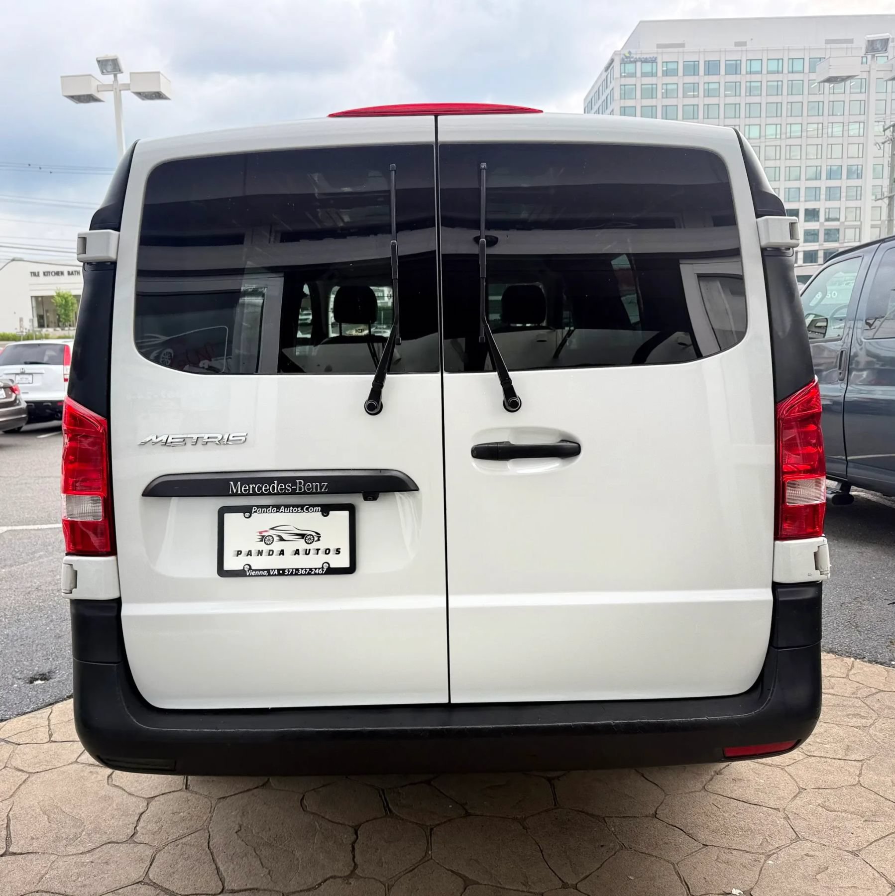 Used 2017 Mercedes-Benz Metris image 6