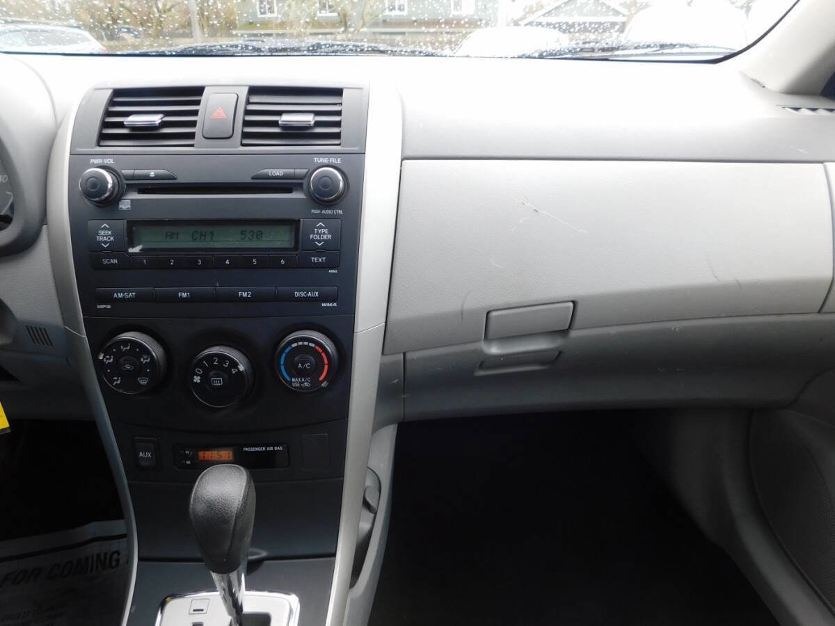 Used 2010 Toyota Corolla LE FWD image 7