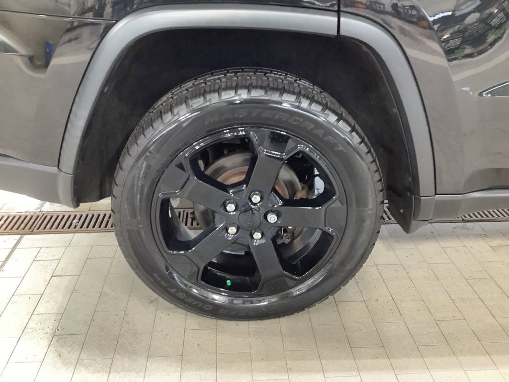 Used 2018 Jeep Grand Cherokee Laredo image 10