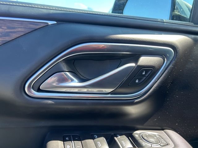 Used 2023 Chevrolet Suburban Premier image 12