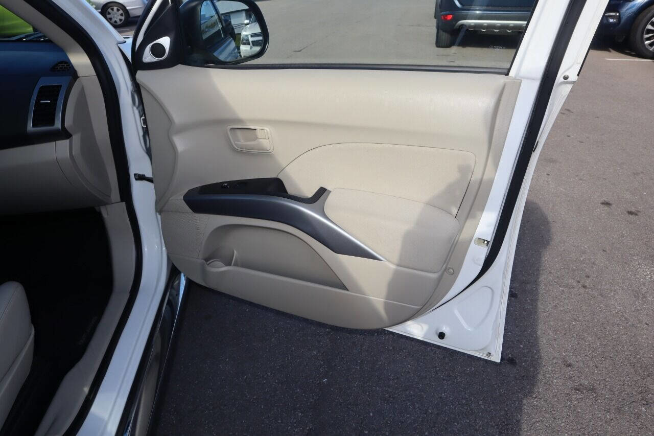 Used 2008 Mitsubishi Outlander SE image 34
