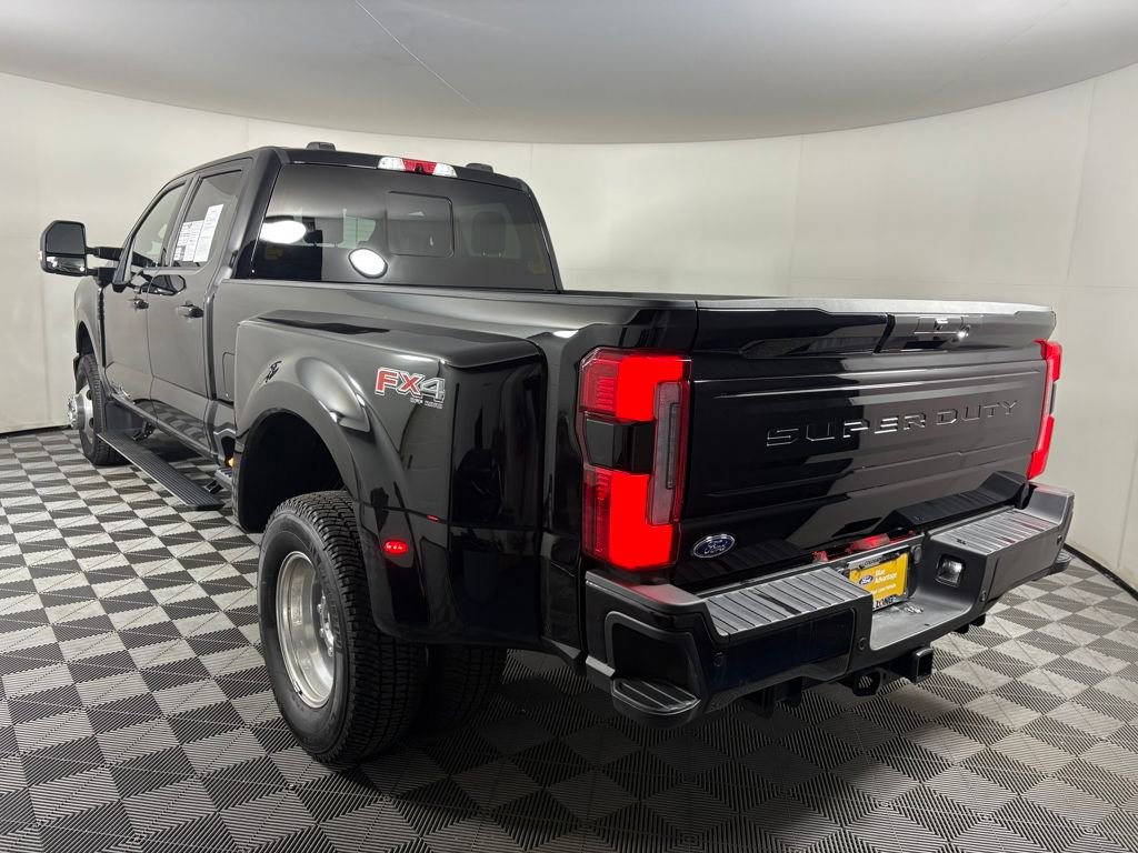 Certified 2025 Ford F350 Platinum image 5