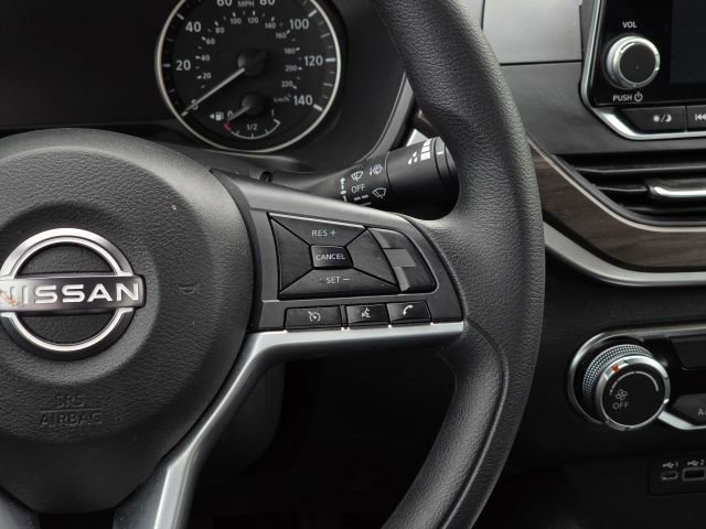 Used 2025 Nissan Altima 2.5 SV image 23