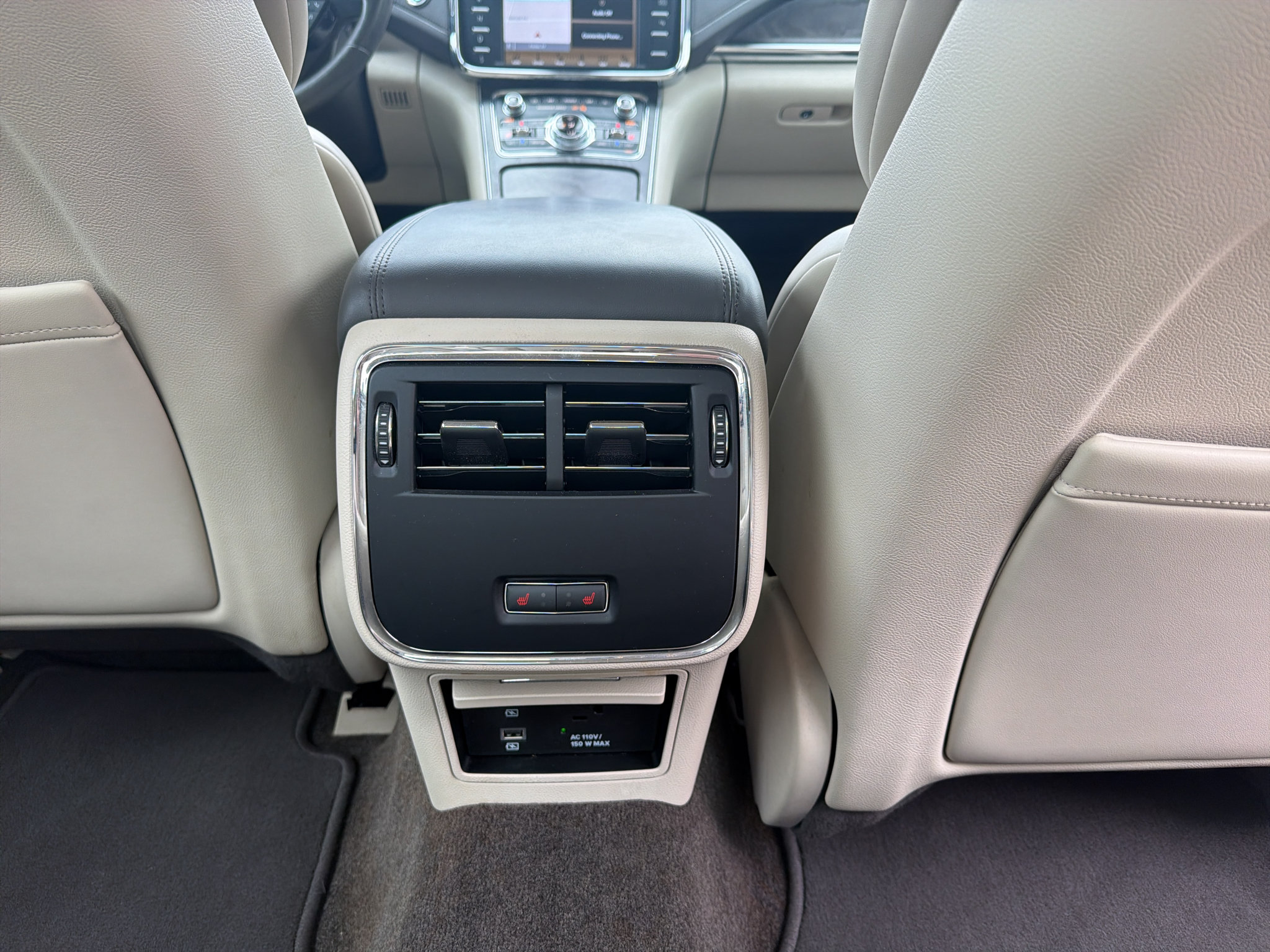 Used 2018 Lincoln Continental Select w/ Continental Climate Package FWD image 28