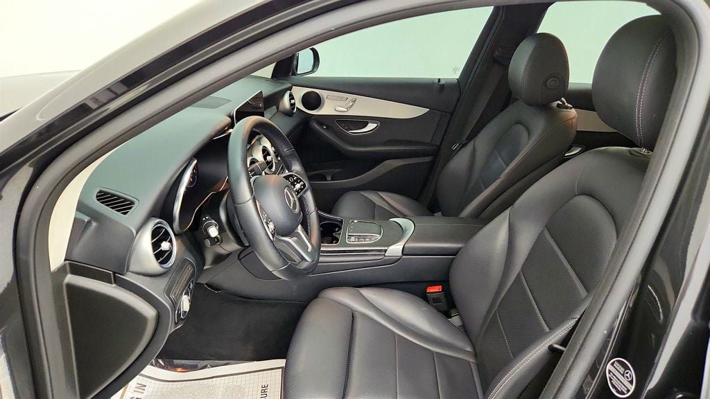 Used 2021 Mercedes-Benz GLC 300 w/ Multimedia Package image 18