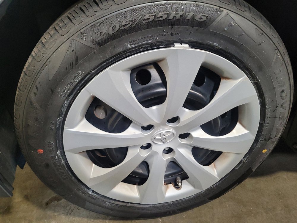 Used 2022 Toyota Corolla LE FWD image 31
