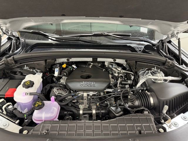 New 2026 Jeep Grand Cherokee Altitude AWD/4WD image 12