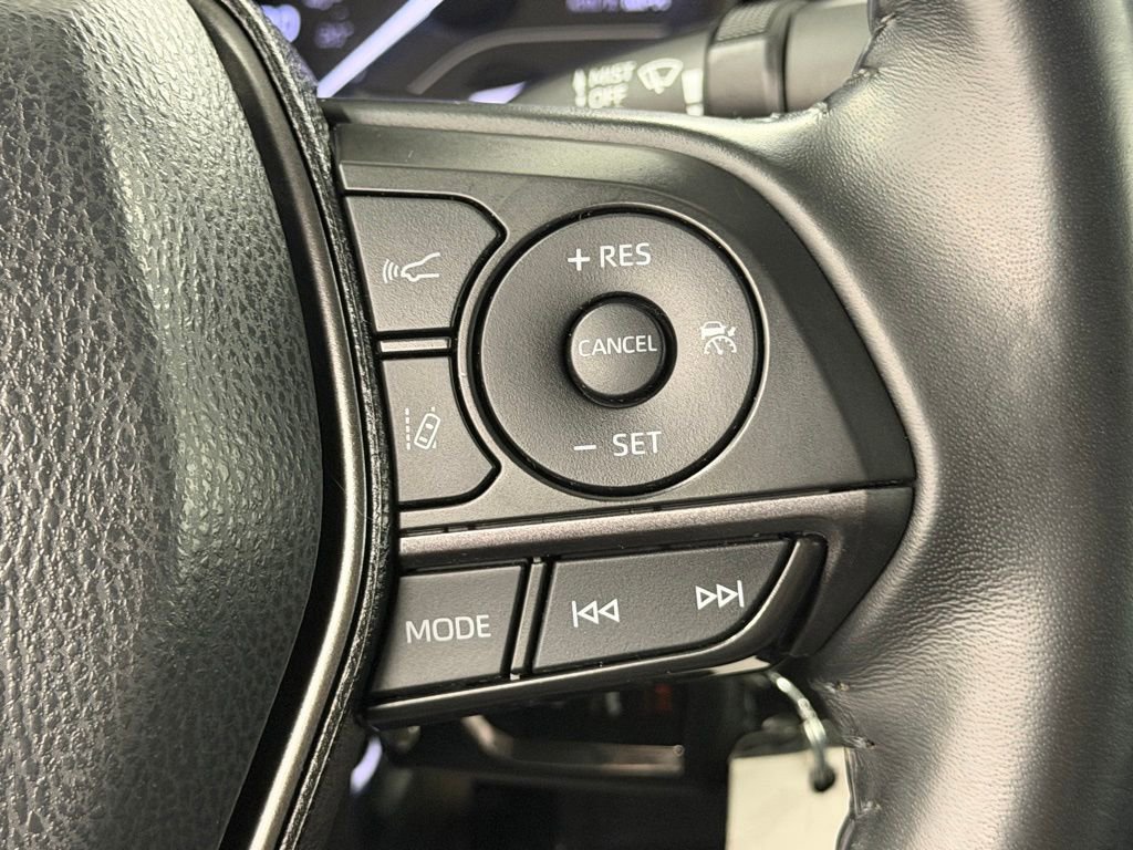 Certified 2022 Toyota Camry SE image 25