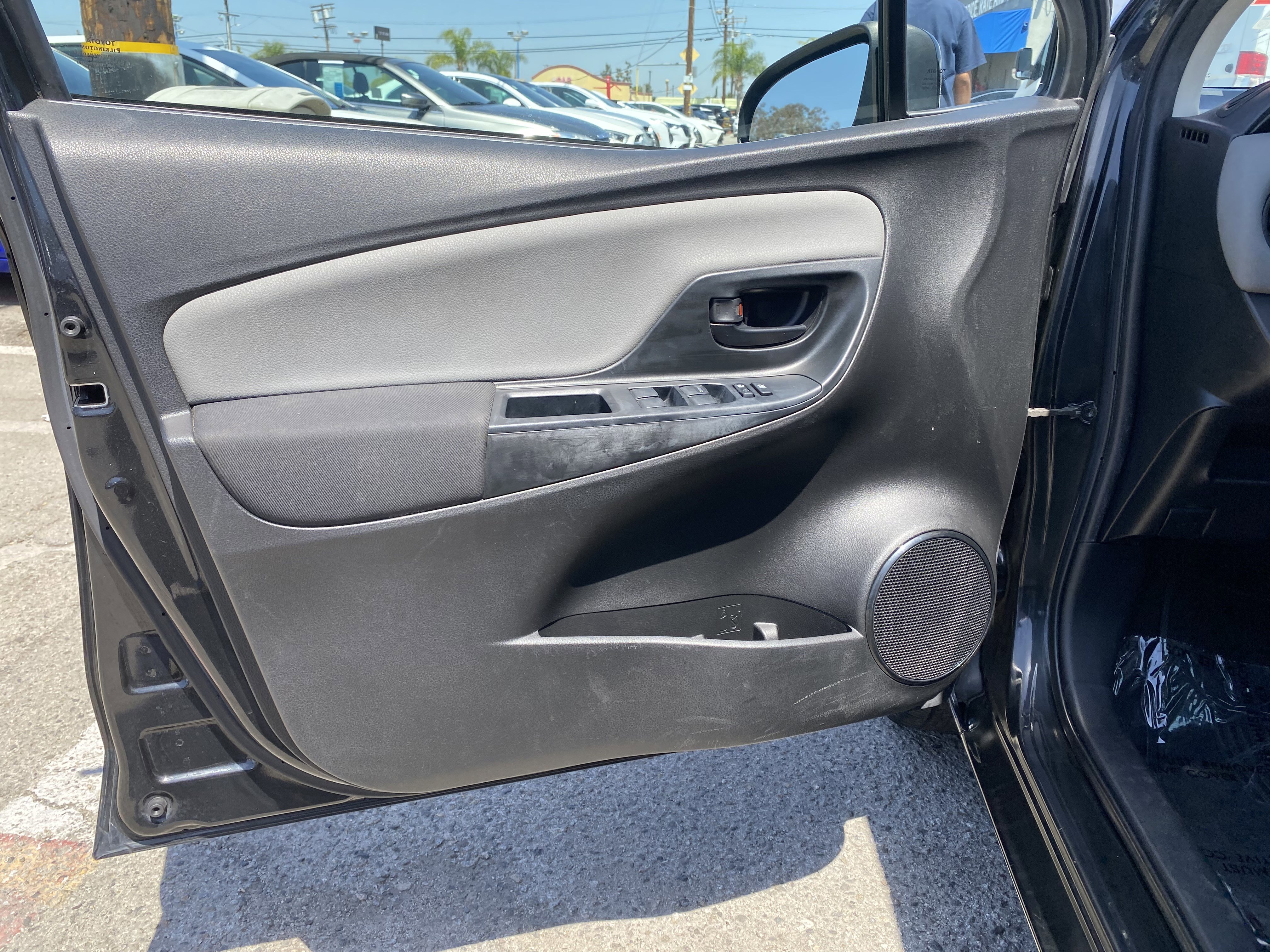 Used 2015 Toyota Yaris L FWD image 14