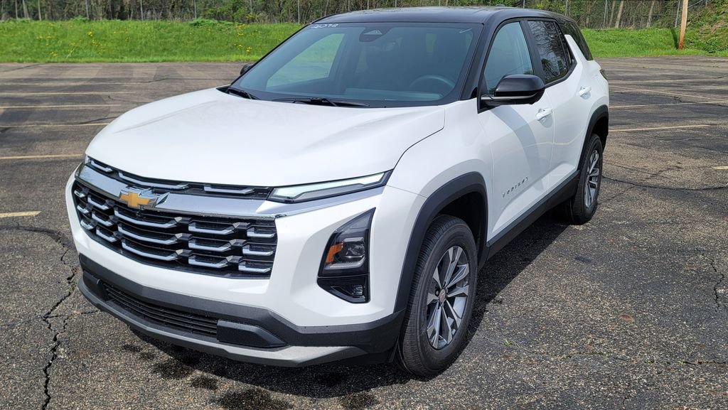 New 2026 Chevrolet Equinox LT w/ Convenience Package II FWD image 3