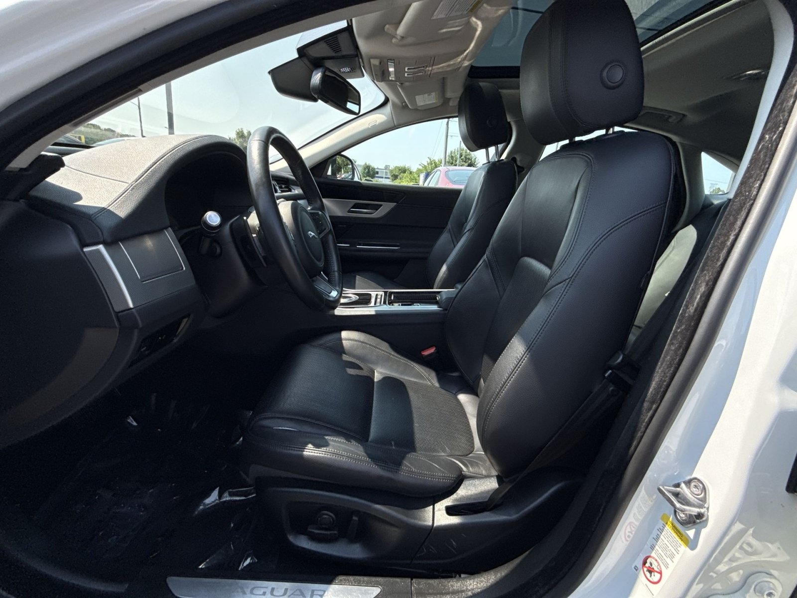 Used 2018 Jaguar XF Prestige AWD/4WD image 13