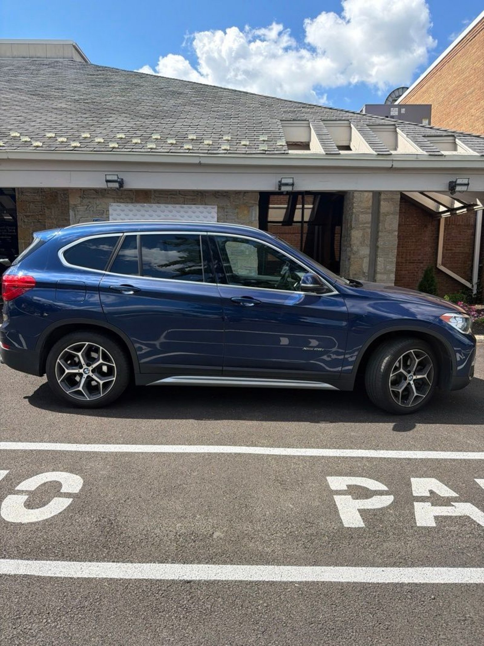 Used 2018 BMW X1 xDrive28i AWD/4WD image 4