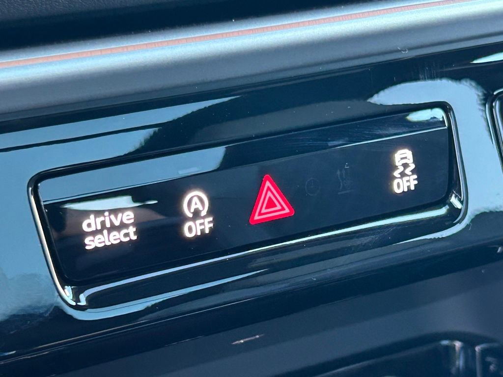 Used 2025 Audi SQ5 Premium Plus w/ Premium Plus Package image 24